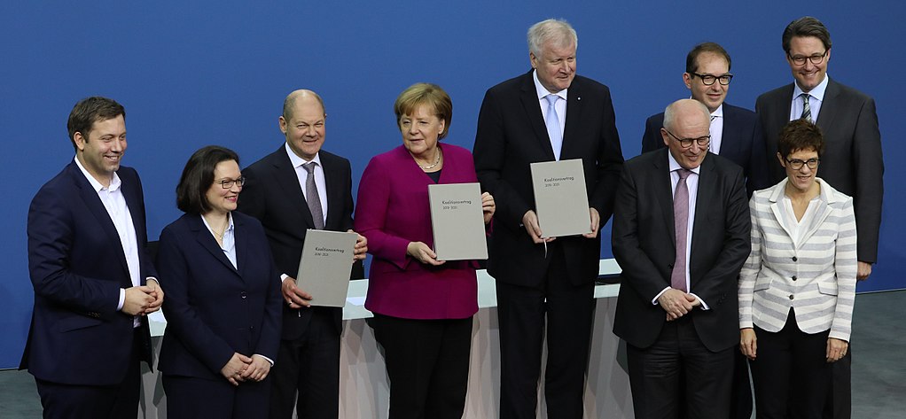 File:Koalitionsvertrag Merkel 4.jpeg