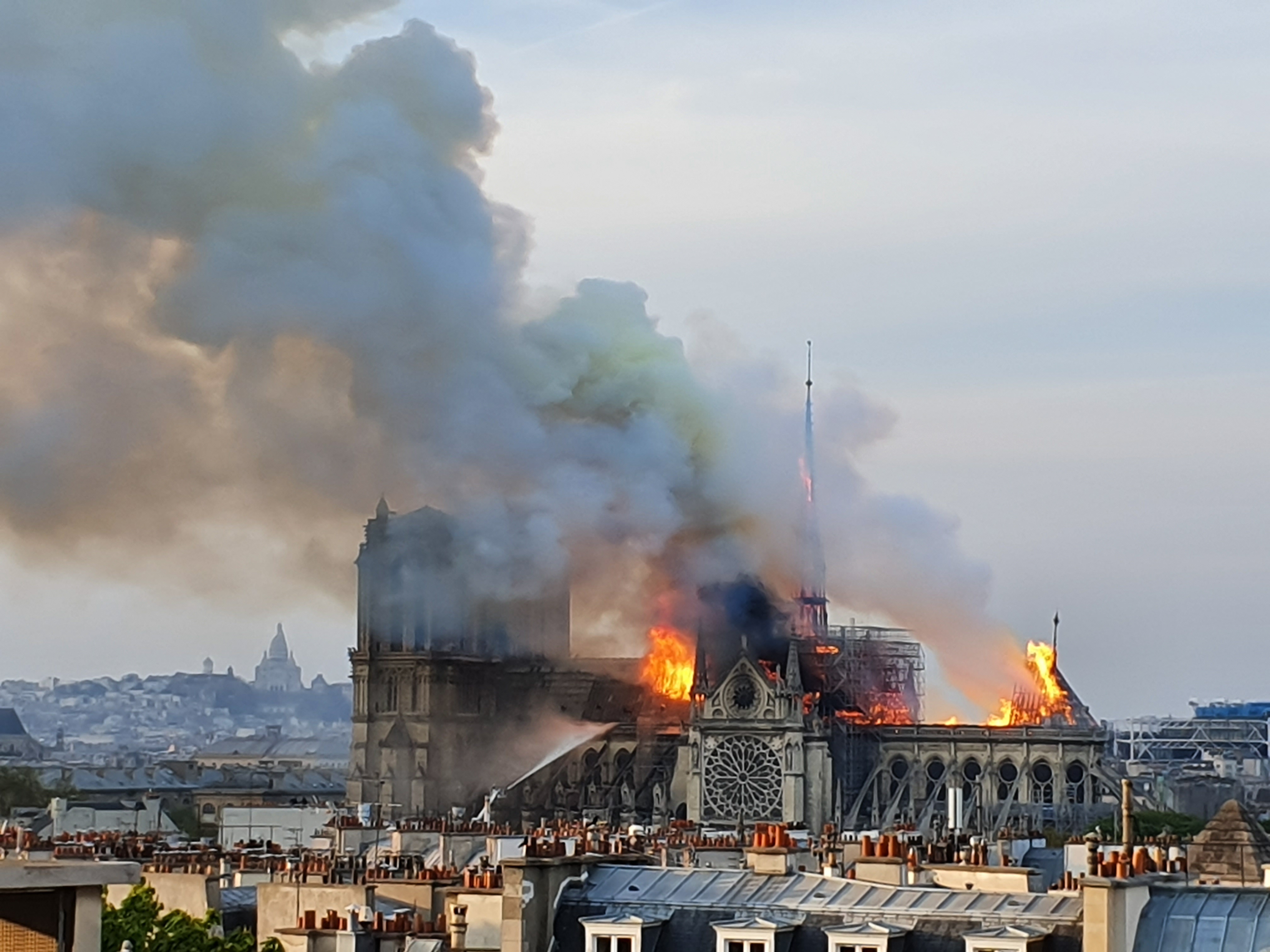 Brand von Notre Dame.jpg