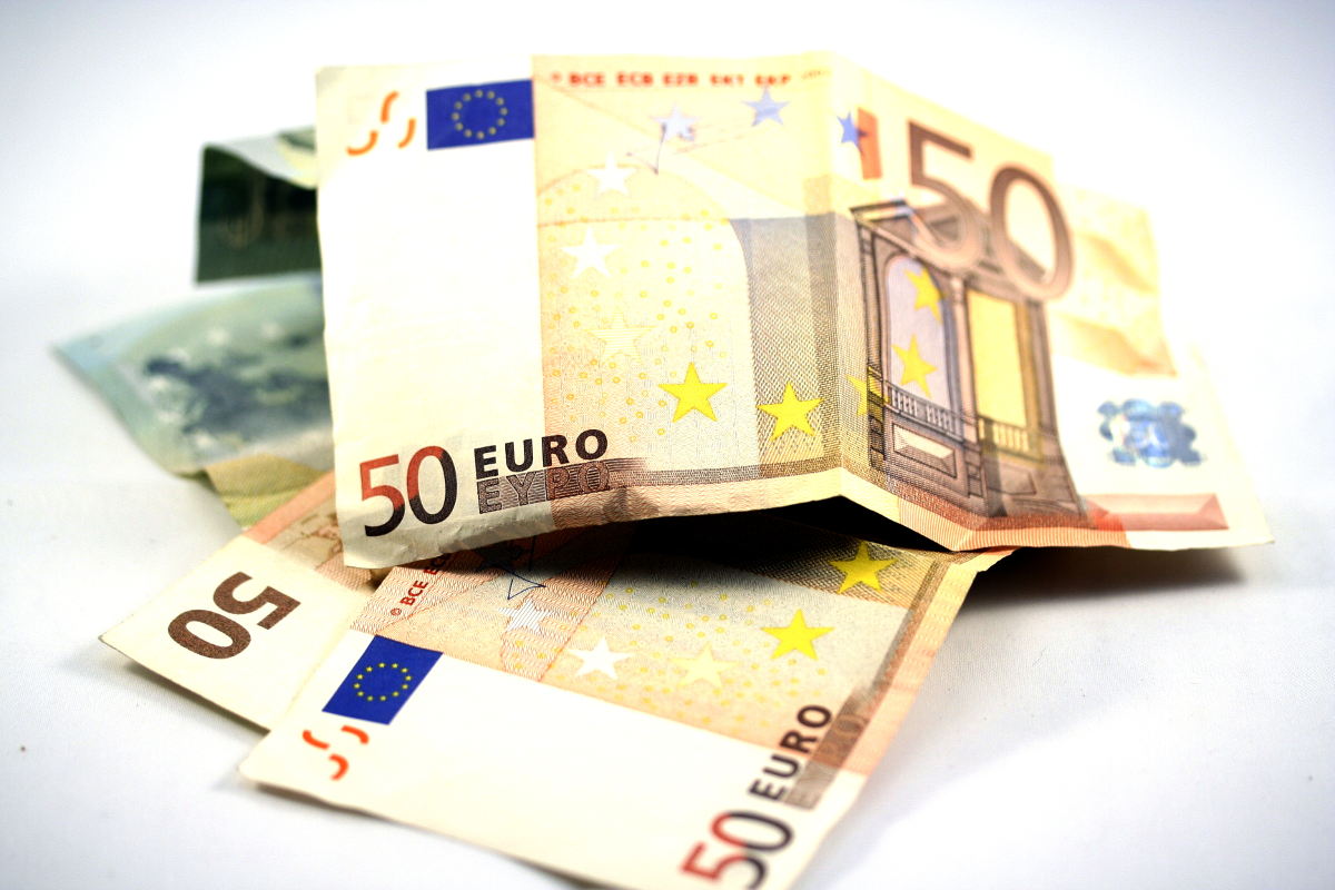 File:Euro bills.JPG